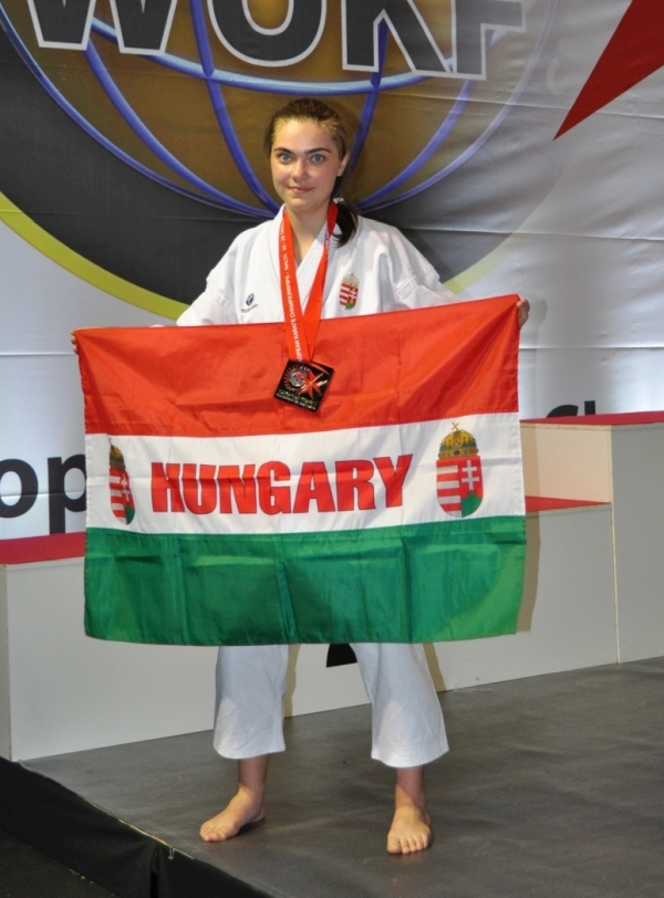 Szántai Luca - kata Európa-bajnoki ezüstérmes és kumite Európa-bajnoki bronzérmes